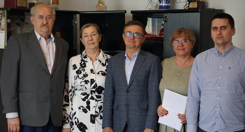 Kolejna umowa na przebudowę dróg w gminie Lubraniec podpisana