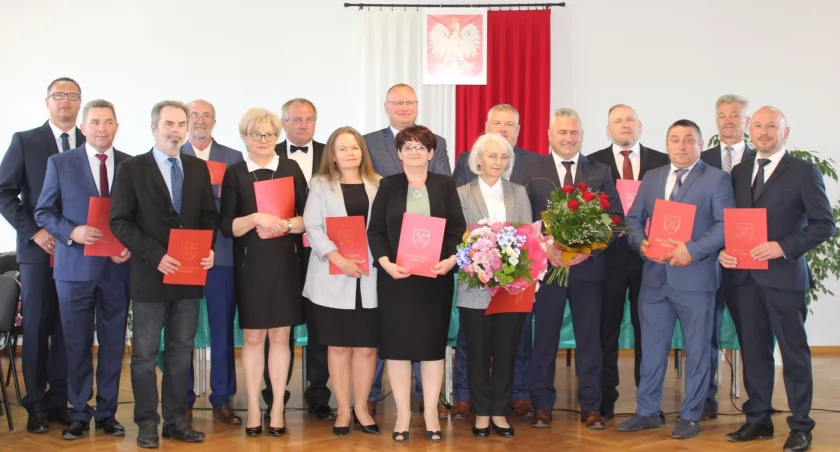 Radni i burmistrz Chodcza złożyli ślubowanie. Anna Twardowska przewodniczącą Rady [ZDJĘCIA]