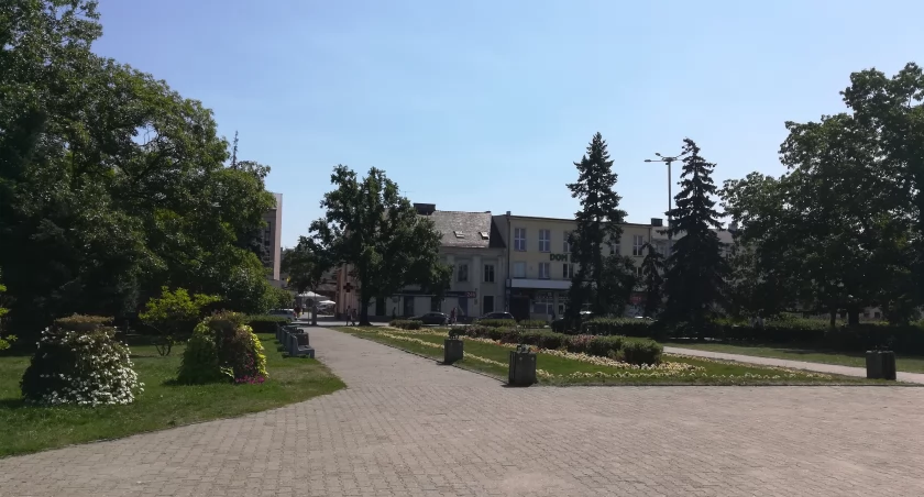 Wciągał biały proszek na Placu Wolności we Włocławku. Nagrał to monitoring