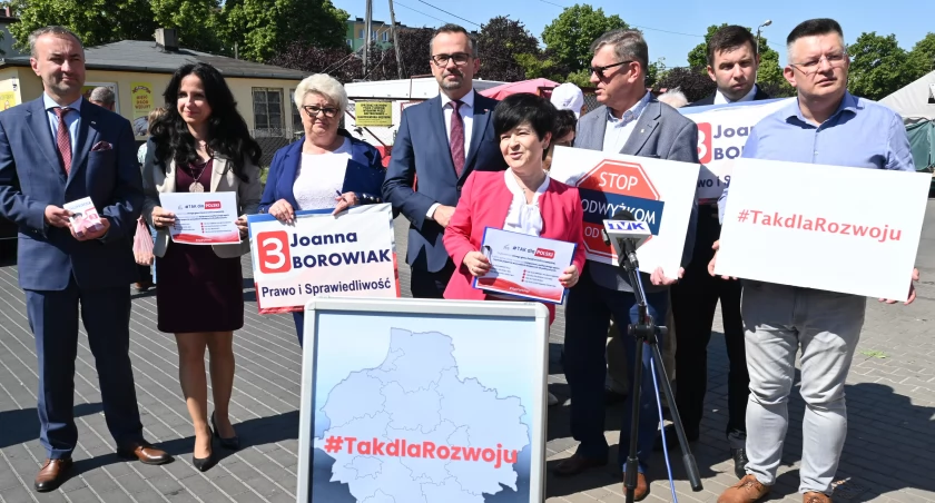 Co dalej z CPK w kujawsko-pomorskim? Politycy PiS  przed bramą  targowiska we Włocławku (VIDEO)