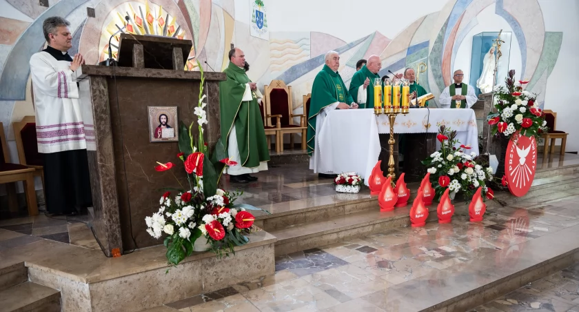 Jubileusz 50 lecia i bierzmowanie w parafii w Smólniku [ZDJĘCIA]