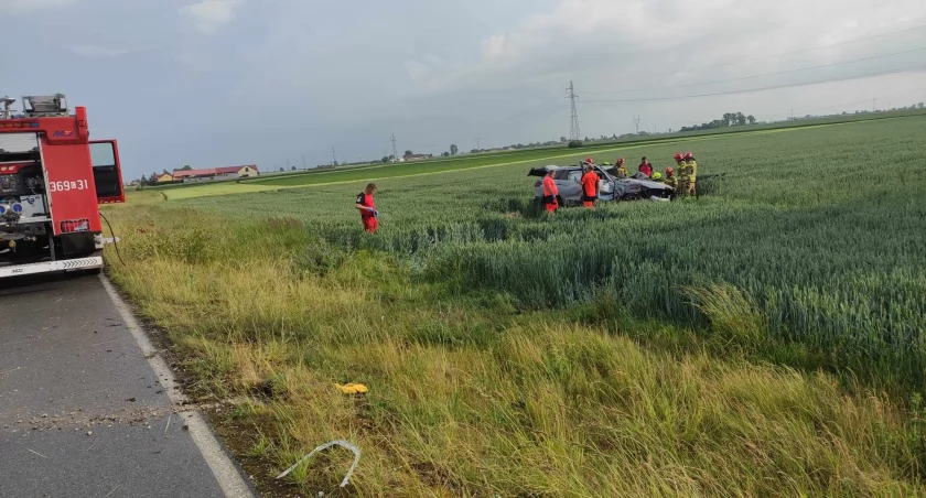 Tragiczny wypadek na autostradzie A1. Samochód dachował w Gminie Lubanie. 1 osoba nie żyje 2 trafiły do szpitala