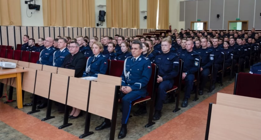 Nowi policjanci już w terenie [ZDJĘCIA]