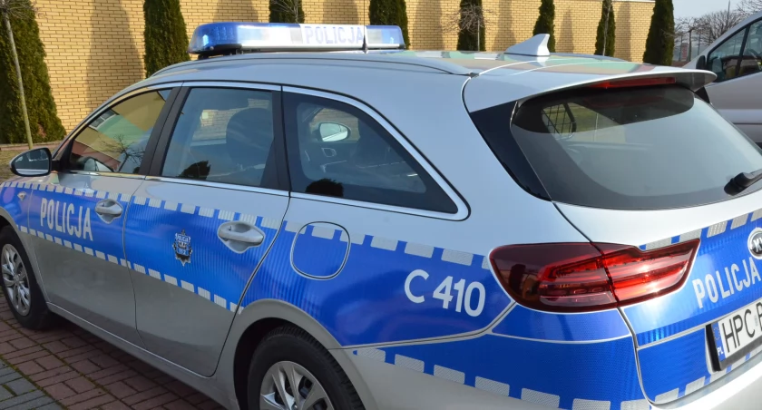 Zderzyły się dwie hulajnogi. Kobieta trafiła do szpitala, mężczyzna był pijany