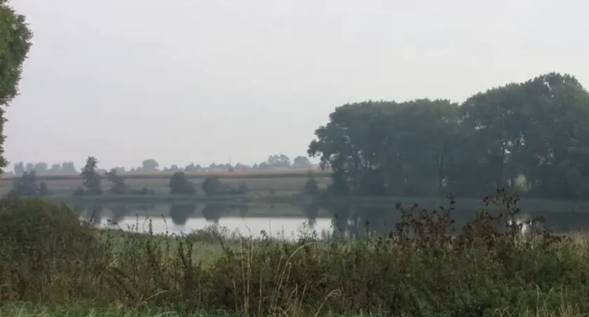 Tragedia w regionie. Pojechał z synem na ryby. Utonął w jeziorze