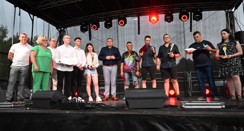 Festiwal Zespołów Weselnych w Boniewie. Piękni i Młodzi z Magdaleną Narożną bawili mieszkańców [ZDJĘCIA, VIDEO]