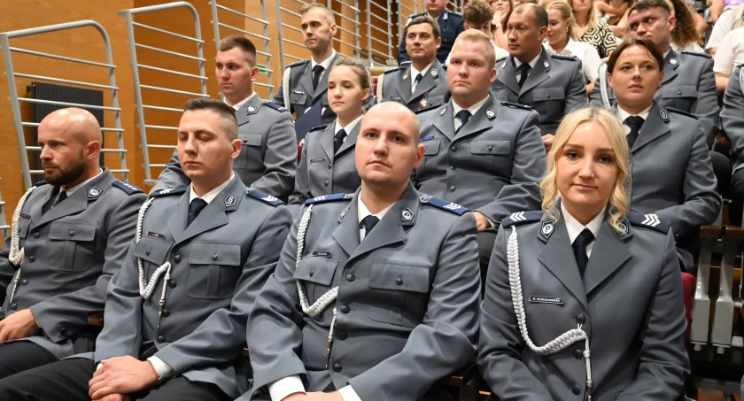 Obchody Święta Policji we Włocławku. Awanse i nagrody dla najlepszych (ZDJĘCIA, VIDEO)