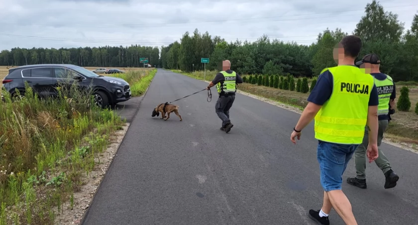 Wracała rowerem do domu i nie dotarła. Trwają poszukiwania. Użyli psów tropiących [ZDJĘCIA]