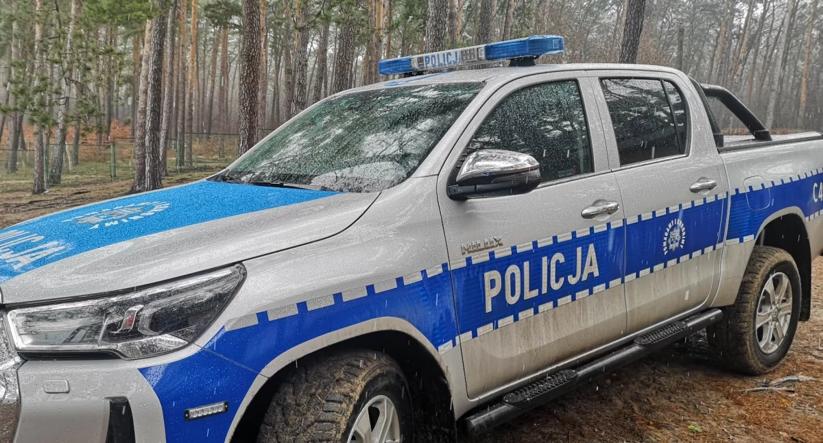 Policjanci wybili szybę by pomóc 15 miesięcznemu chłopcu