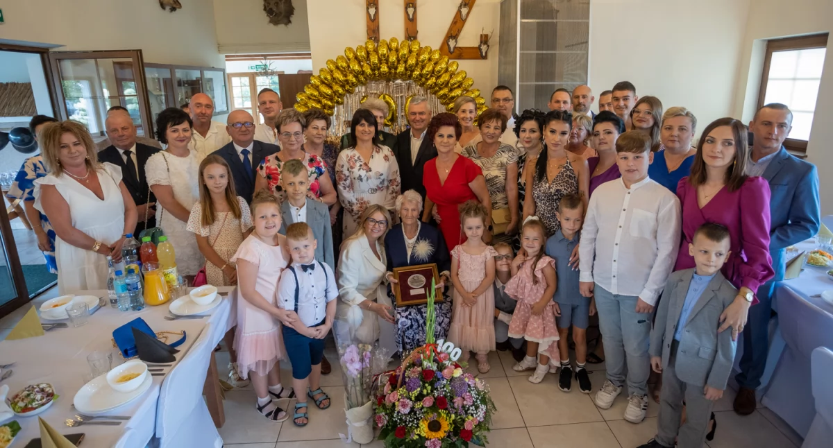 100 urodziny Marianny Zasadzińskiej z powiatu włocławskiego [ZDJĘCIA]