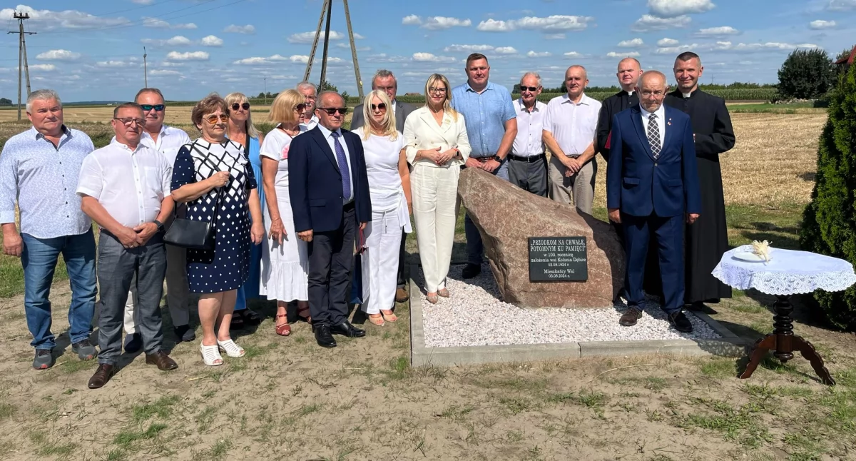 Kolonia-Dębice świętowała 100 lecie.  Jubileusz pełen atrakcji i wspólnej zabawy [ZDJĘCIA]