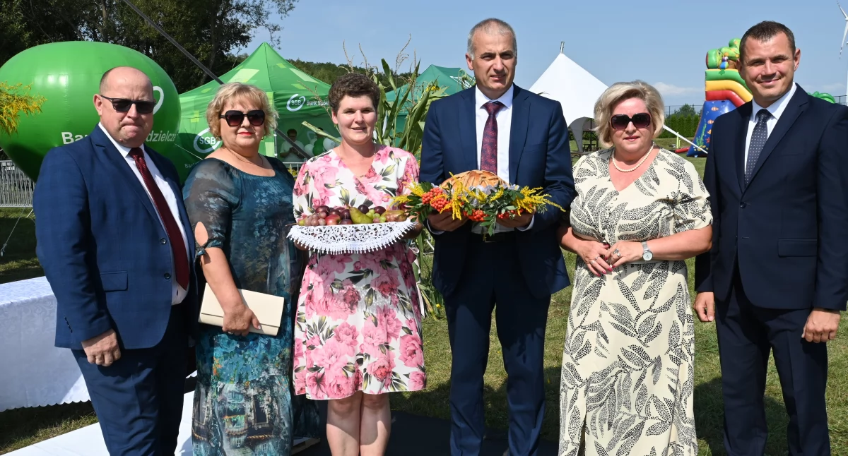 Dożynki 2024 w Boniewie. Piękne obrzędy i pyszne jedzenie [ZDJĘCIA]