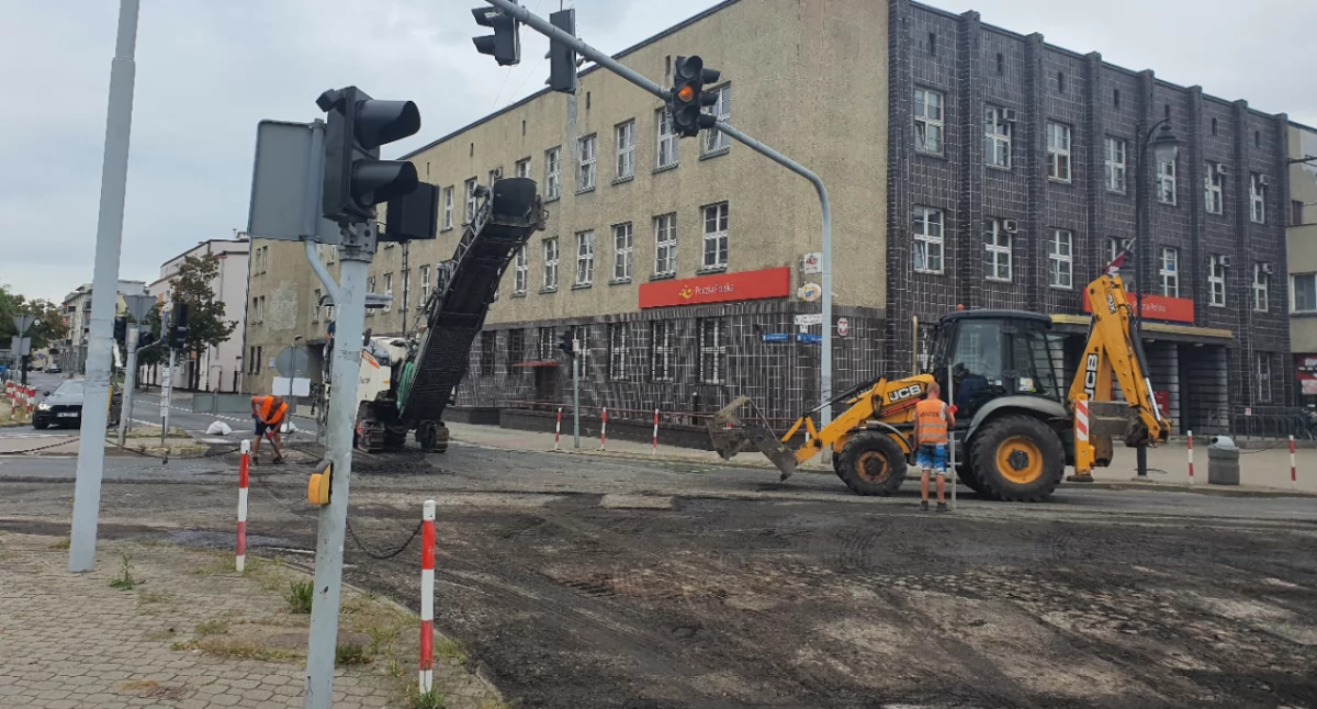 Rozpoczął się remont al. Chopina we Włocławku. Zmiany w kursowaniu autobusów i objazdy dla kierowców