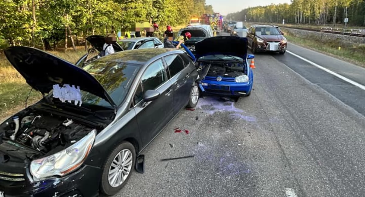 Wypadek z udziałem 5 aut [ZDJĘCIA]