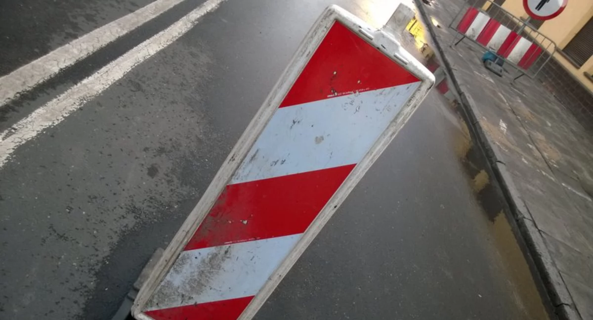Kolejna ulica we Włocławku zamknięta. Trwa usuwanie awarii