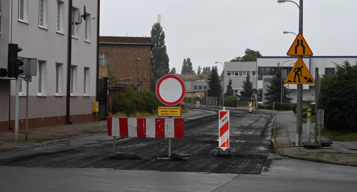 Trwa remont ulicy Łęgskiej we Włocławku. Ile potrwają prace [VIDEO]