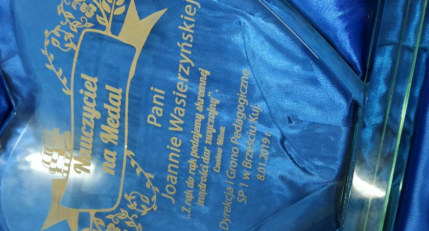 Pani Joanna Wasierzyńska z SP1 w Brześciu Kujawskim jest NAUCZYCIELEM NA MEDAL