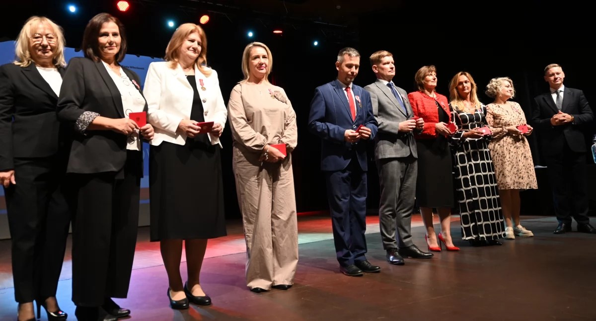 Uroczystości z okazji Dnia Edukacji Narodowej we Włocławku (ZDJĘCIA,VIDEO) 
