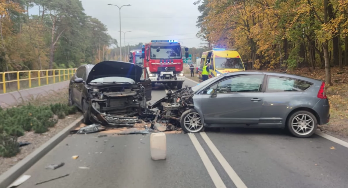Czołówka na DK 62 pod Włocławkiem. Droga jest zablokowana