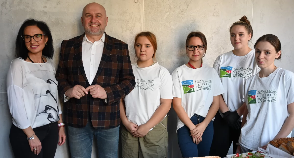 Konkurs -  Zdrowy chleb na naszym stole - 2024 w ZSCKR w Starym Brześciu (ZDJĘCIA, VIDEO)