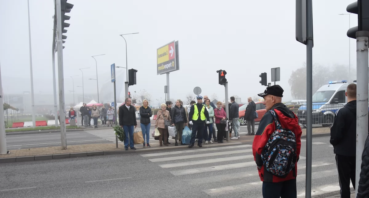 WSZYSTKICH ŚWIĘTYCH WŁOCŁAWEK 2024 – zmiana organizacji ruchu w pobliżu cmentarza [MAPA]