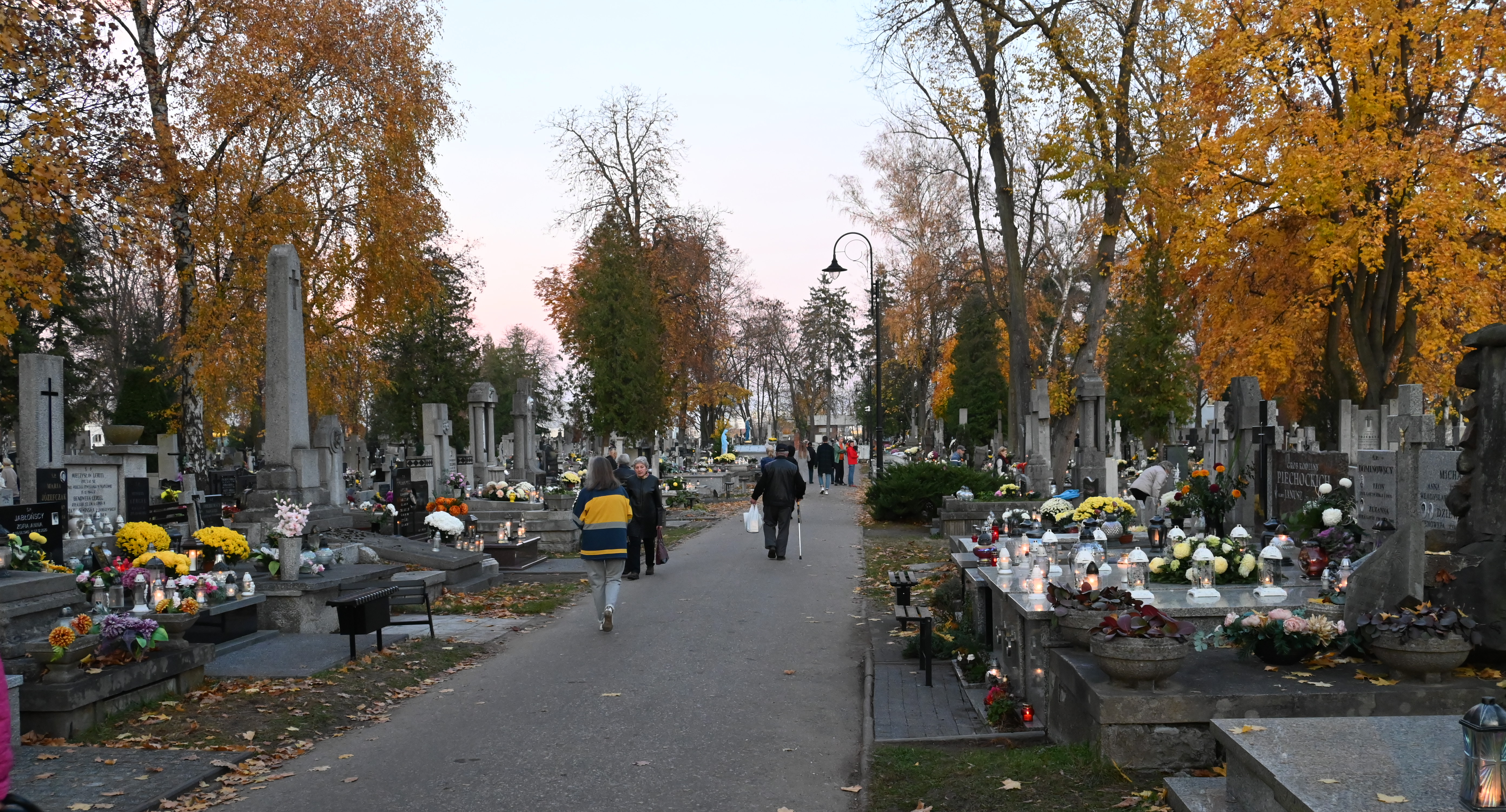 Włocławskie cmentarze otwarte dłużej