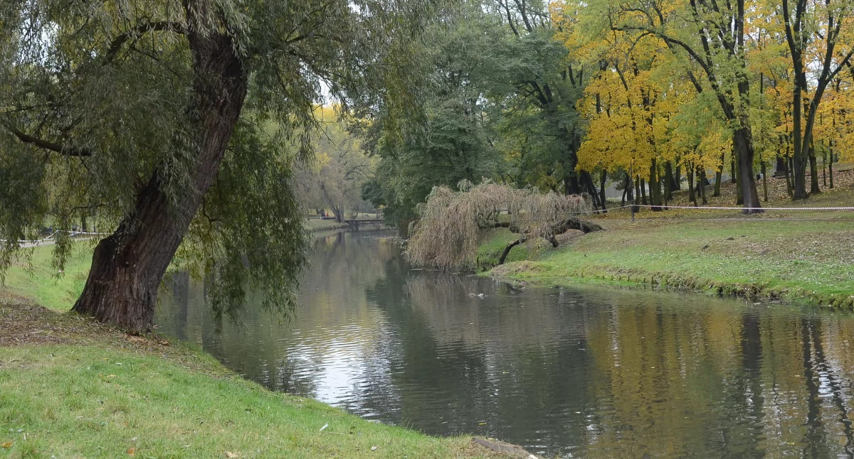 Nowy ciąg pieszo-rowerowy  połączy bulwary z Parkiem Sienkiewicza