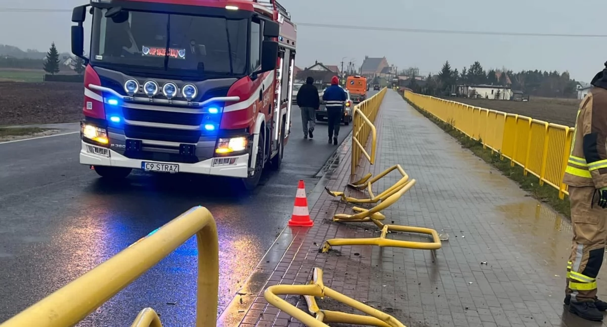 Auto wpadło w poślizg i wylądowało w rowie pod Włocławkiem