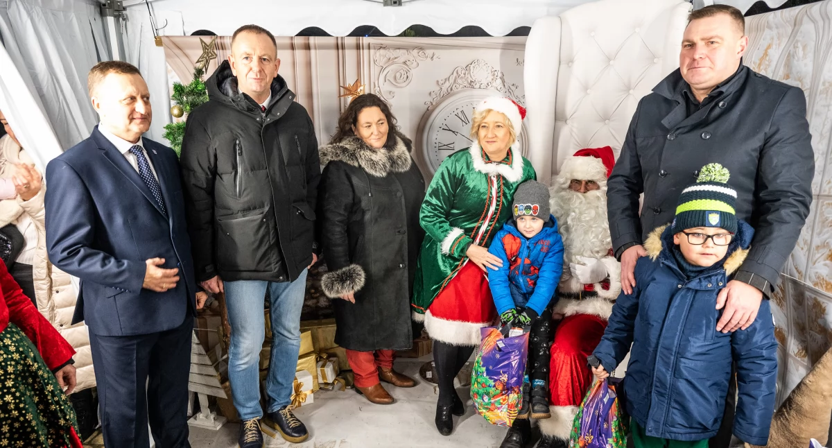 Mikołajkowa Magiczna Kraina w Lubaniu: Bajkowy Wieczór Pełen Radości i Świątecznej Magii [ZDJĘCIA VIDEO]