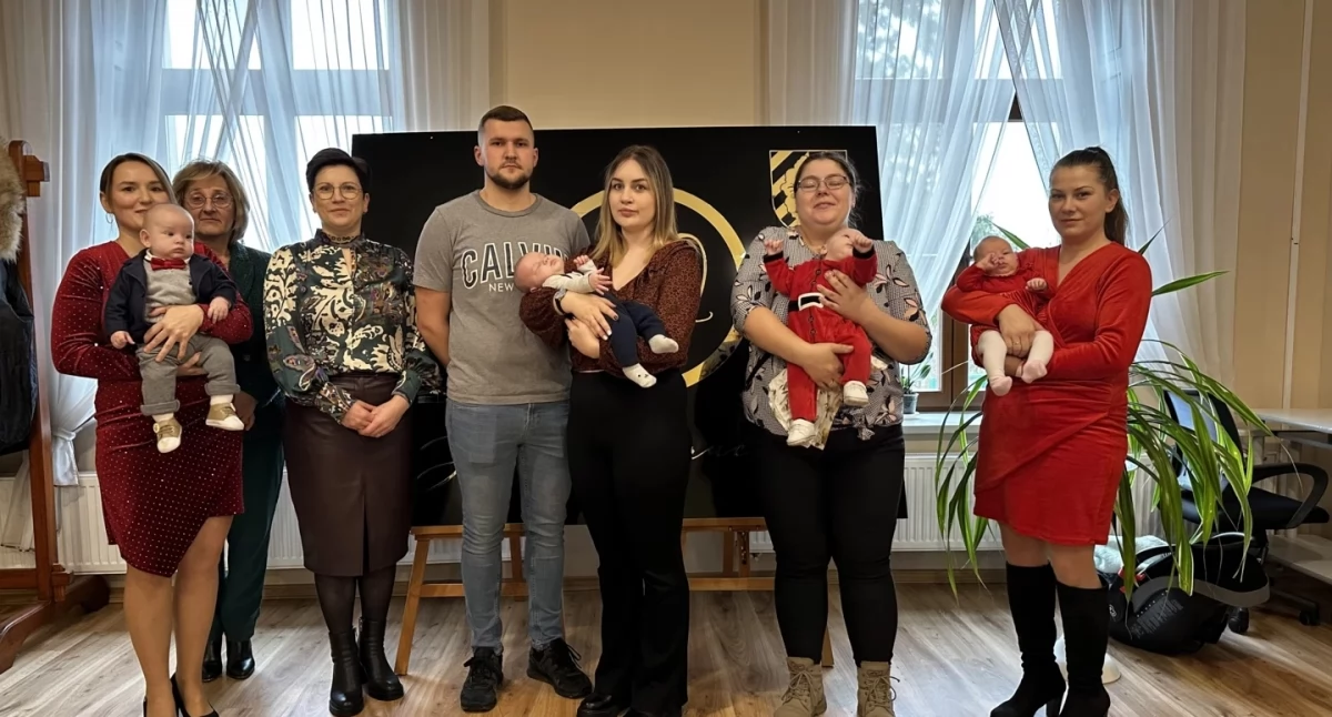 Powitanie nowo narodzonych dzieci w Gminie Baruchowo: wyjątkowa uroczystość w Urzędzie Gminy