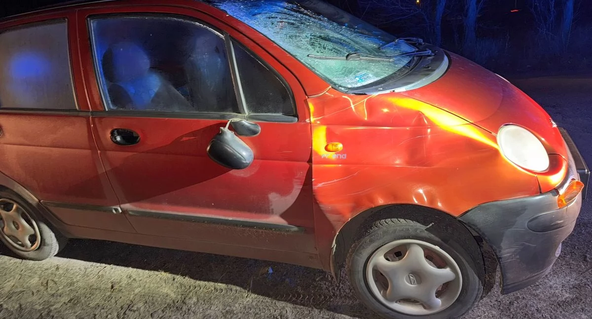 Tragedia wisiała na włosku! Potrącenie 15-latka na nieoświetlonym odcinku. Nastolatek z obrażeniami w szpitalu