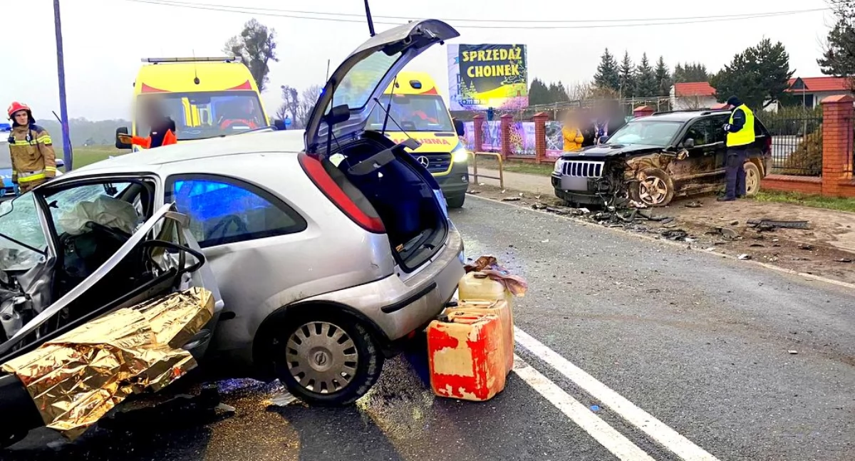 Tragiczny wypadek w regionie: Nie żyje 33-letni kierowca opla