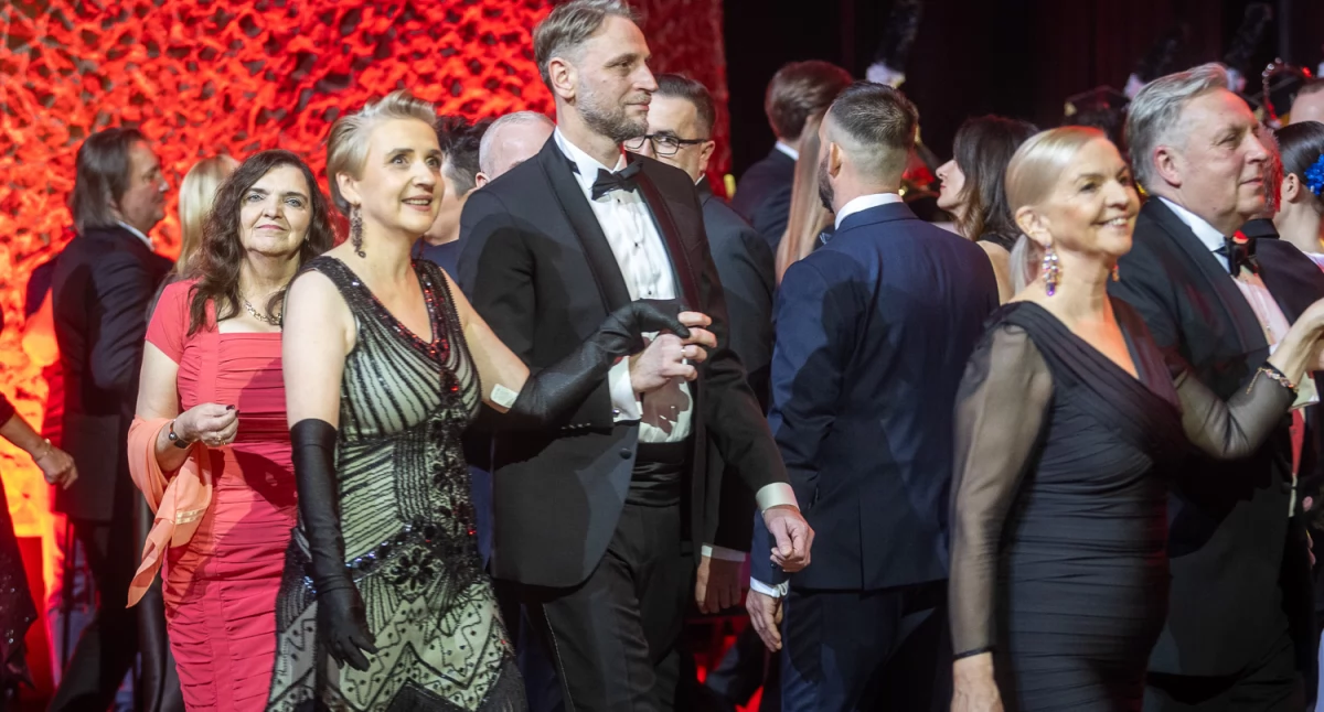 Marszałkowski Bal Dobroczynny w Toruniu: rekordowa licytacja i tłum gości [ZDJĘCIA]