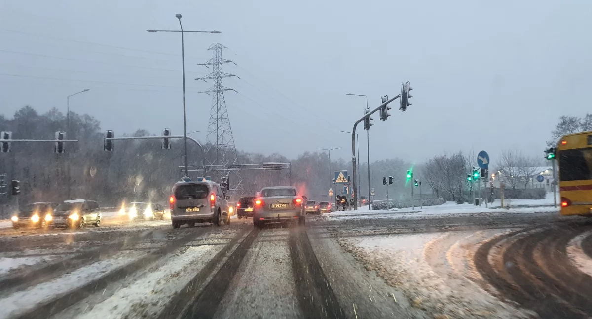 Zima we Włocławku: Sprawdź jakie  obowiązują standardy zimowego utrzymania dróg?