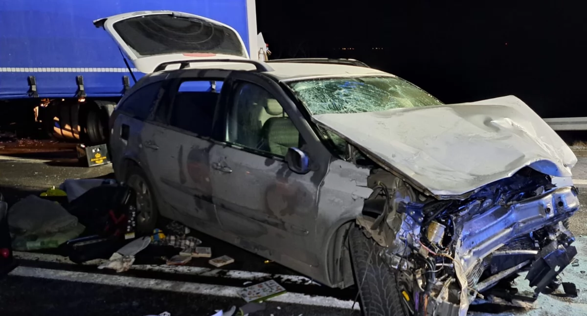 Poważny wypadek w regionie – trzy osoby trafiły do szpitala