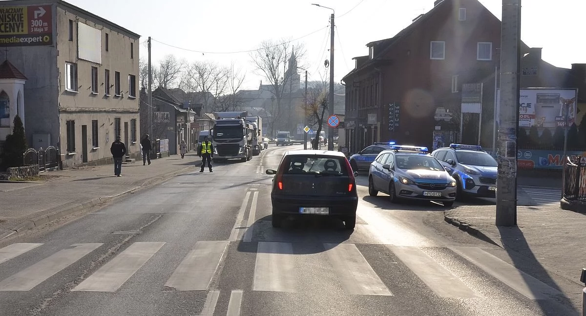 Poważny wypadek na przejściu dla pieszych w Lipnie. Kobieta trafiła do szpitala