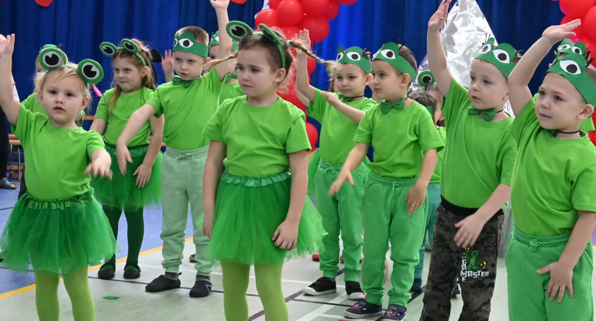 Dzień Pełen Wzruszeń – Uroczystość z Okazji Dnia Babci i Dziadka w Smólniku