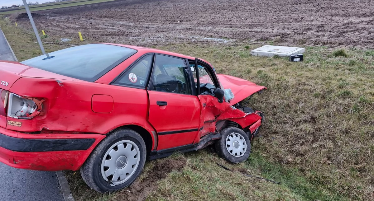 Wypadek pod Włocławkiem. Jedna osoba w szpitalu, trwa policyjne dochodzenie