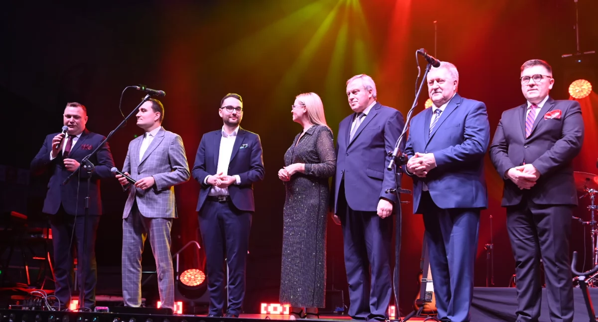 Powiatowy Dzień Kobiet 2025 we Włocławku – Maryla Rodowicz i Poparzeni Kawą Trzy na jednej scenie!