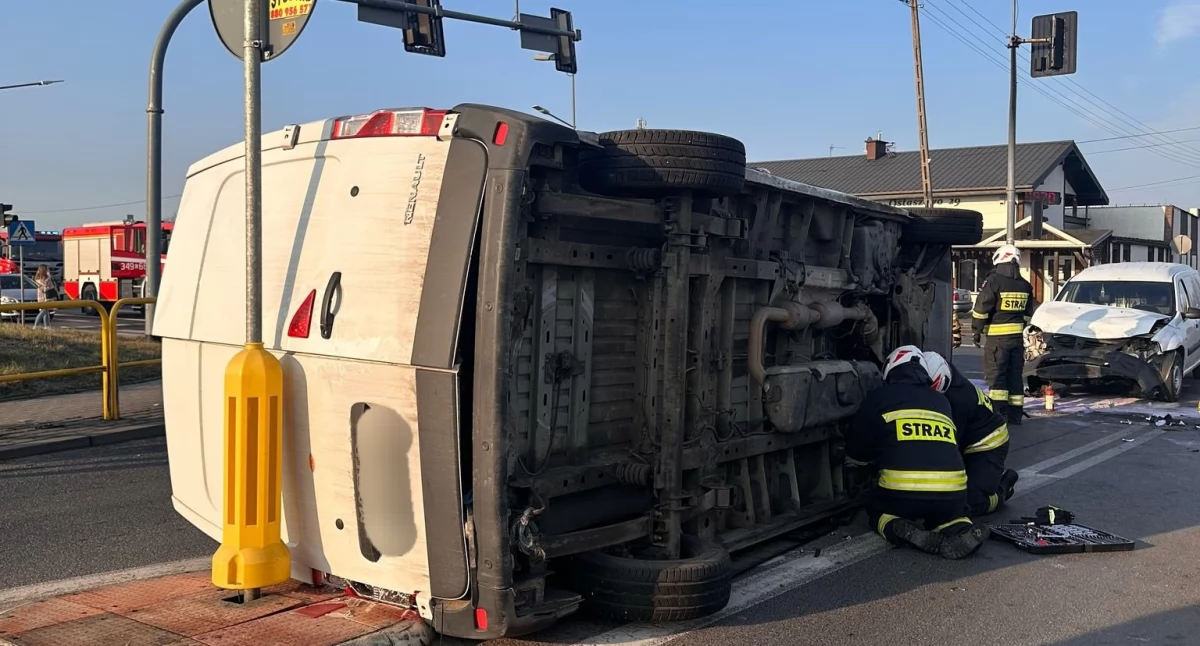 Wjechał na czerwonym i doprowadził do zderzenia