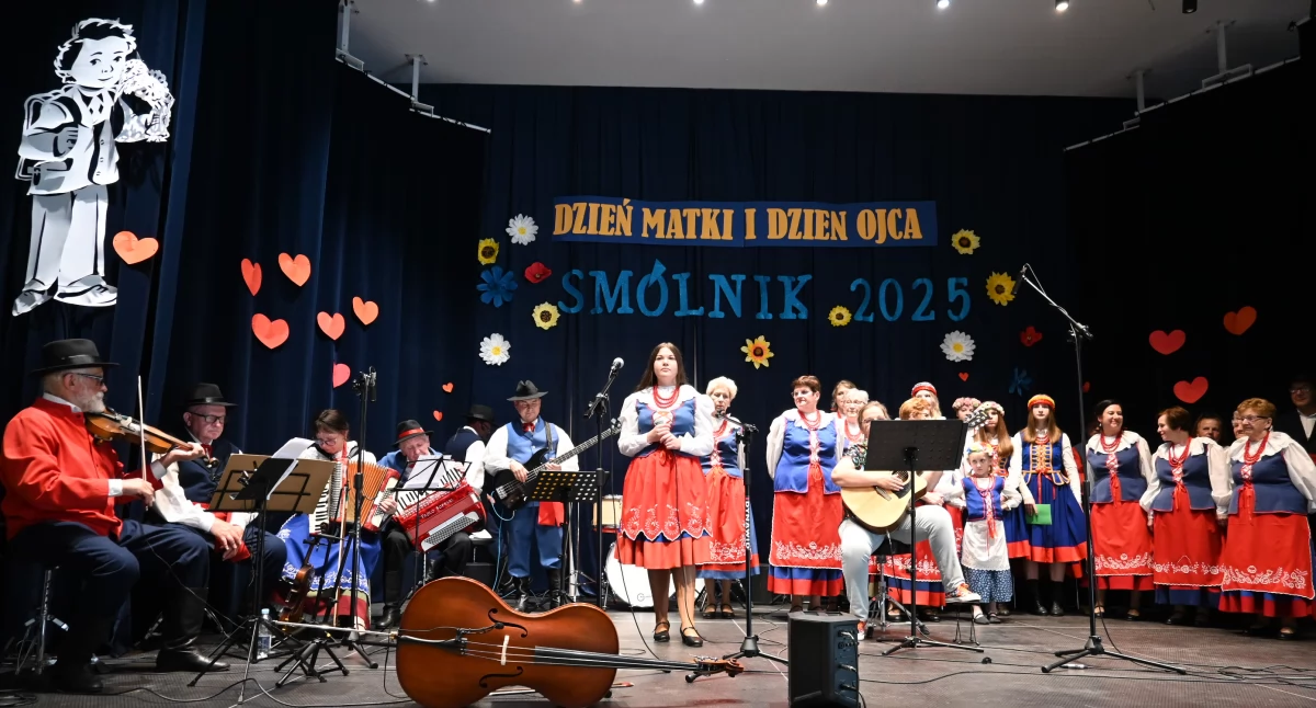 Muzyczny hołd dla Mam i Tatusiów – wzruszający koncert w Smólniku poruszył serca mieszkańców