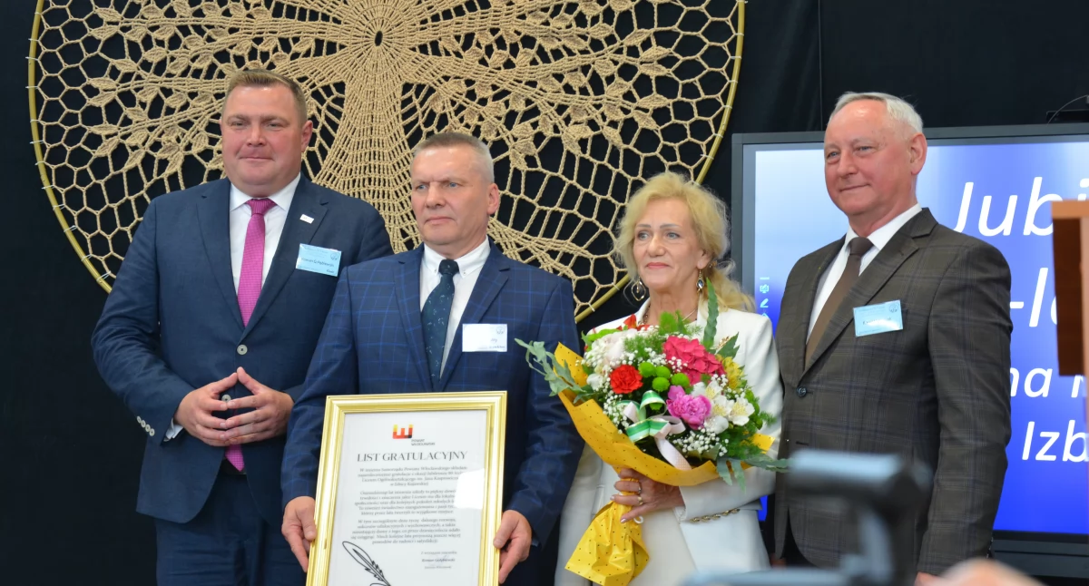 80-lecie Liceum im. Jana Kasprowicza w Izbicy Kujawskiej – wzruszające spotkanie pokoleń