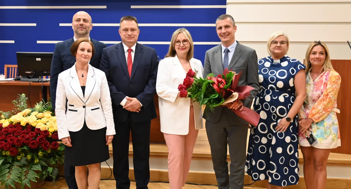 Deficyt, zadłużenie i głosy wstrzymujące. Rada mówi „tak” prezydentowi