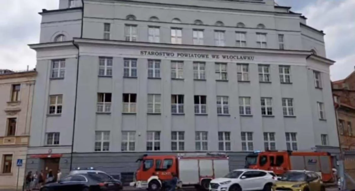 Pożar w Starostwie Powiatowym we Włocławku. Ewakuowano 83 osoby