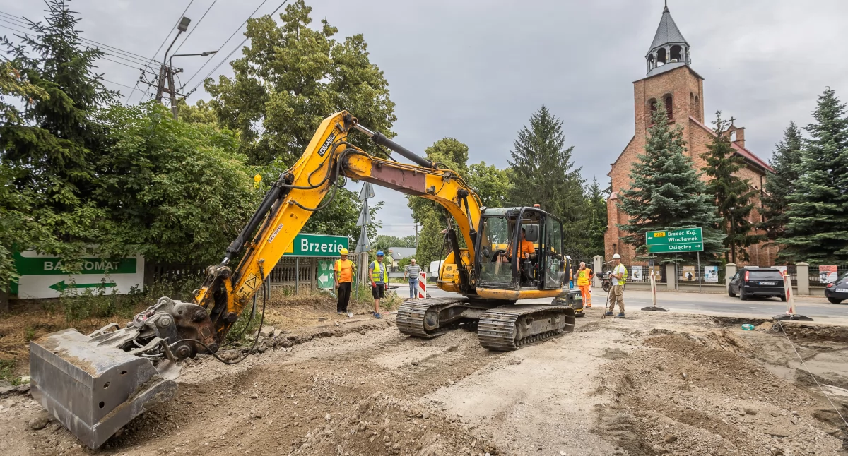 Trwa przebudowa drogi z Brzezia do Brześcia Kujawskiego. Kolejne drogi do modernizacji już w tym roku