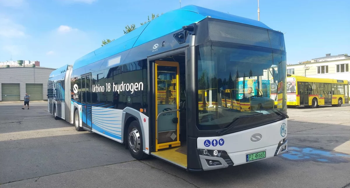 Przegubowce wracają do Włocławka po 25 latach. To będą autobusy elektryczne