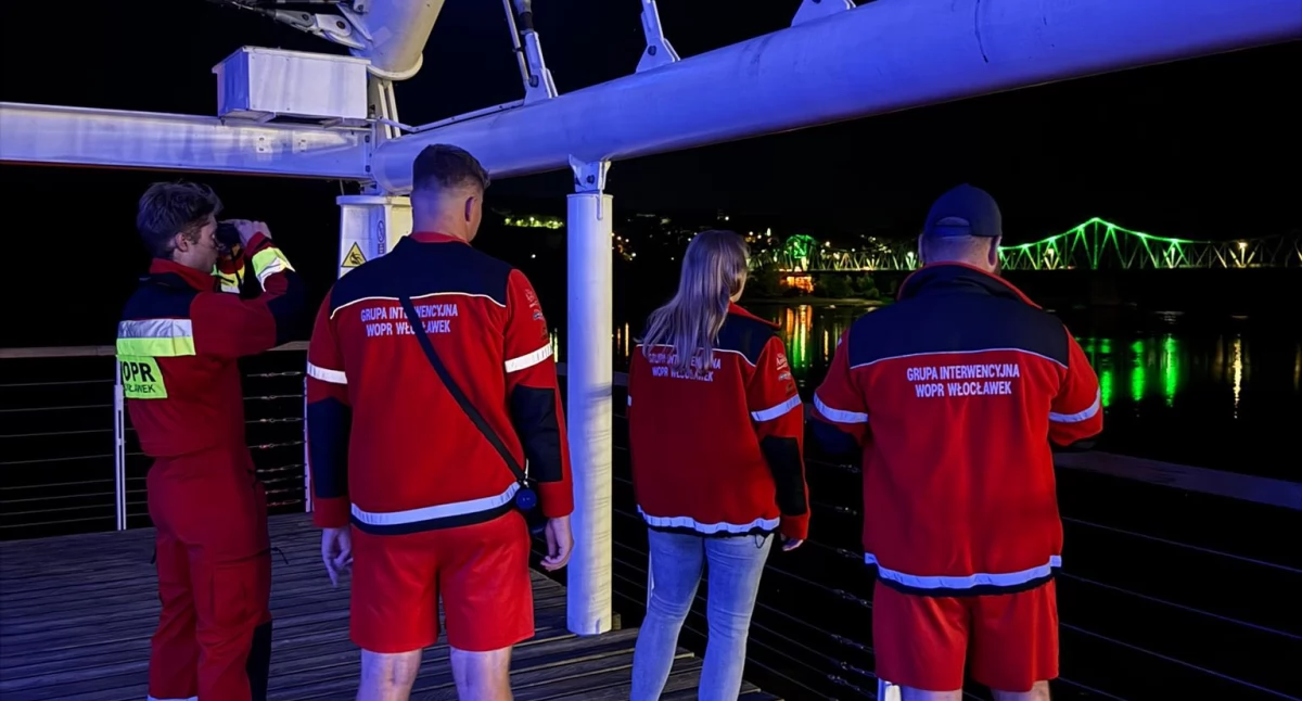 Dramatyczny wieczór nad Wisłą we Włocławku. Interwencja służb zapobiegła tragedii