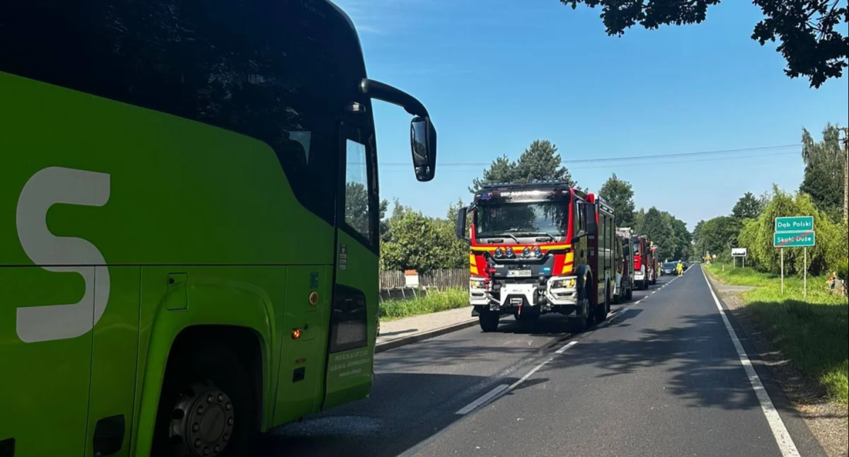 Osobówka zderzyła się z autobusem w powiecie włocławskim