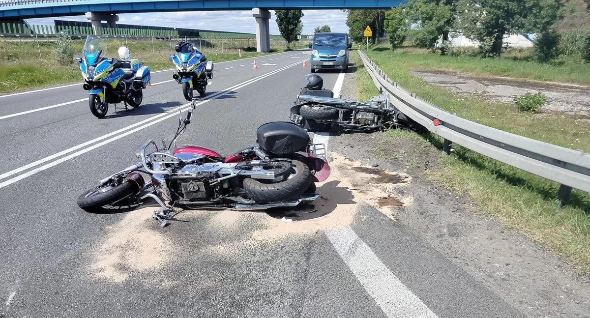 Motocyklista wjechał w innego. Cztery osoby ranne