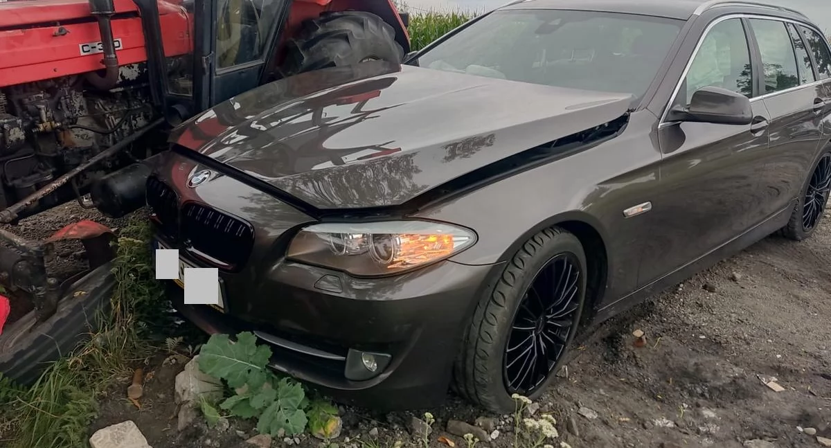 Zderzenie ciągnika z BMW w Skibinie. Kierowca ukarany mandatem